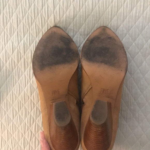 Frye Leather Tan Bootie Ankle Boots Stacked Heel Side Zipper Size 8 M - Picture 10 of 15